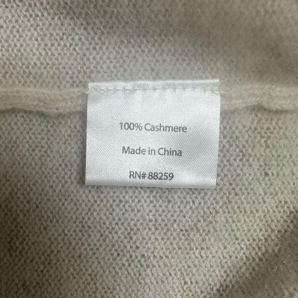 Subtle Luxury Cream Wasable 100% Cashmere Sweater, Size S/M, MSRP $218 - Picture 4 of 5